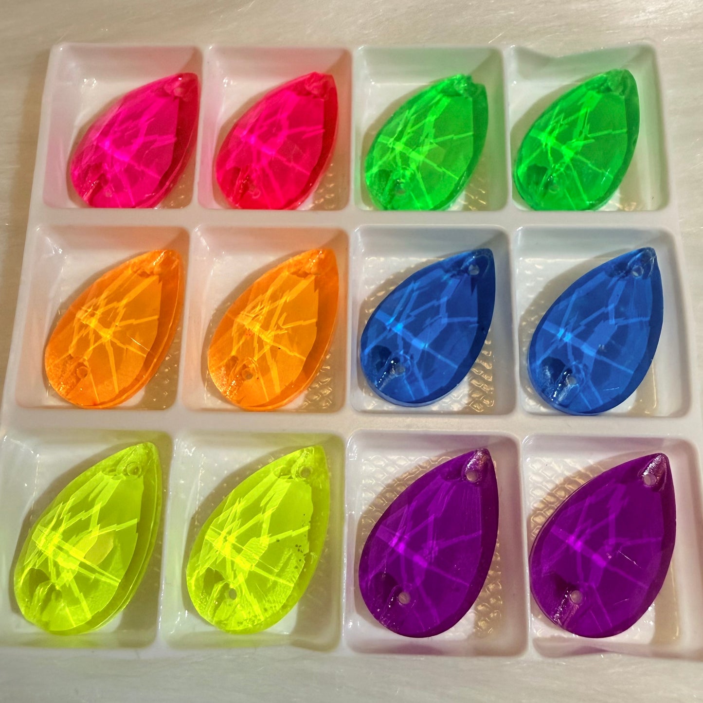 Teardrop glass cabachons